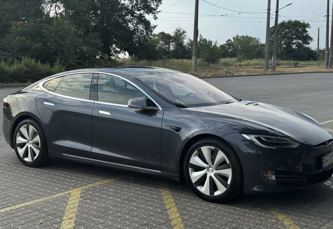 Tesla Model S  100 kWh 2020111