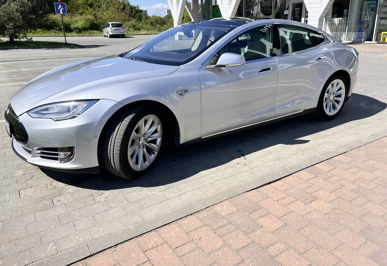 Tesla Model S  201501