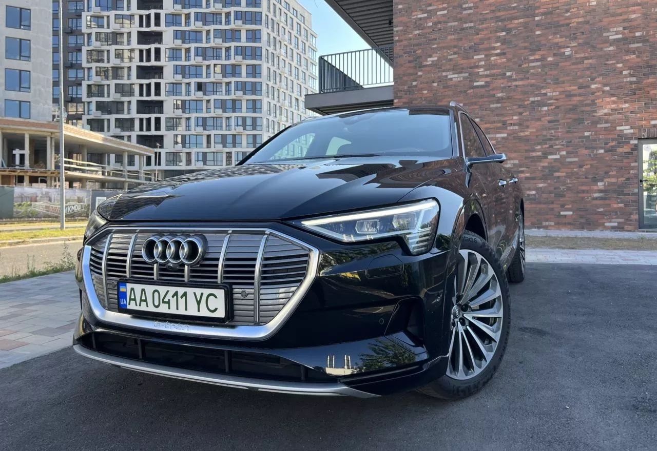 Audi E-tron 