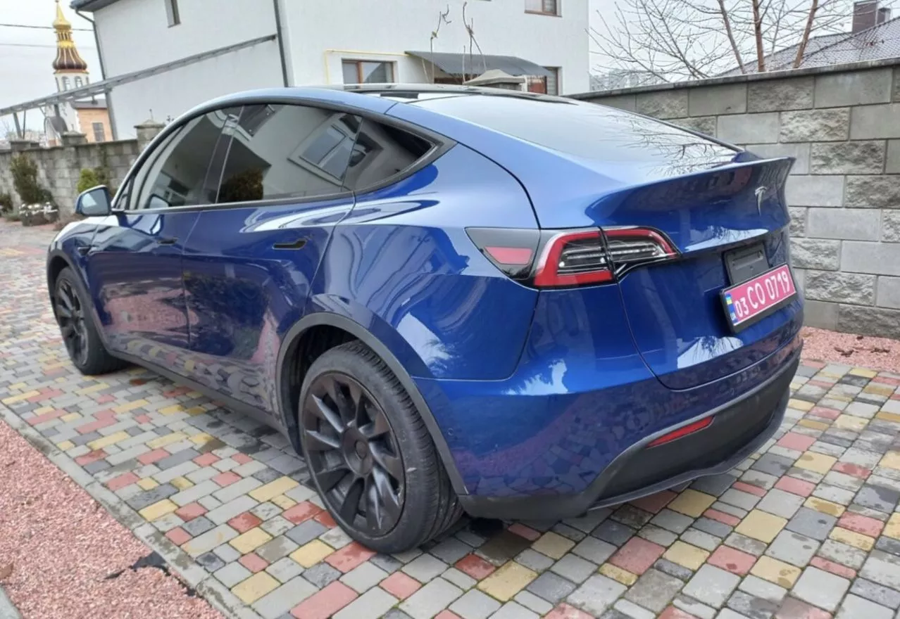 Tesla Model Y  2020121