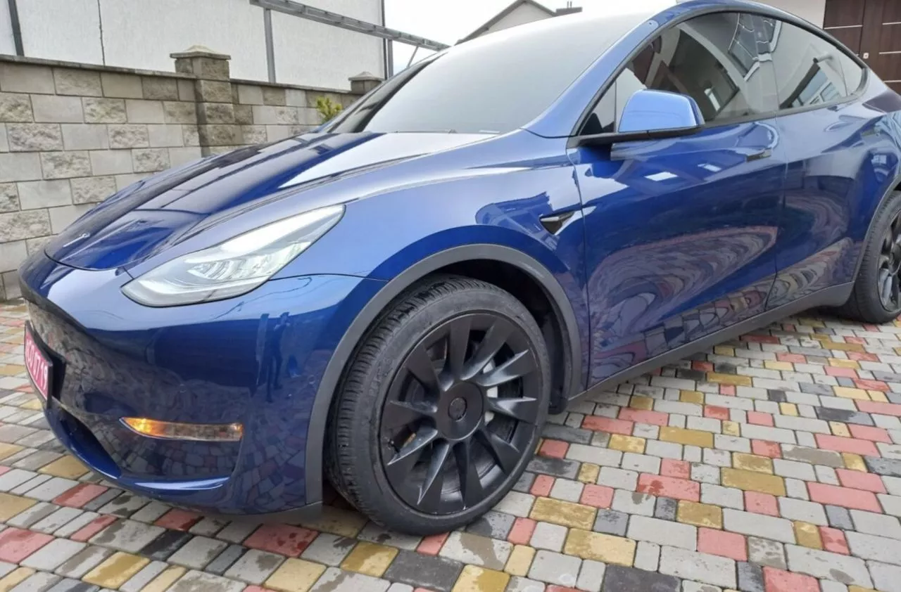 Tesla Model Y  2020211