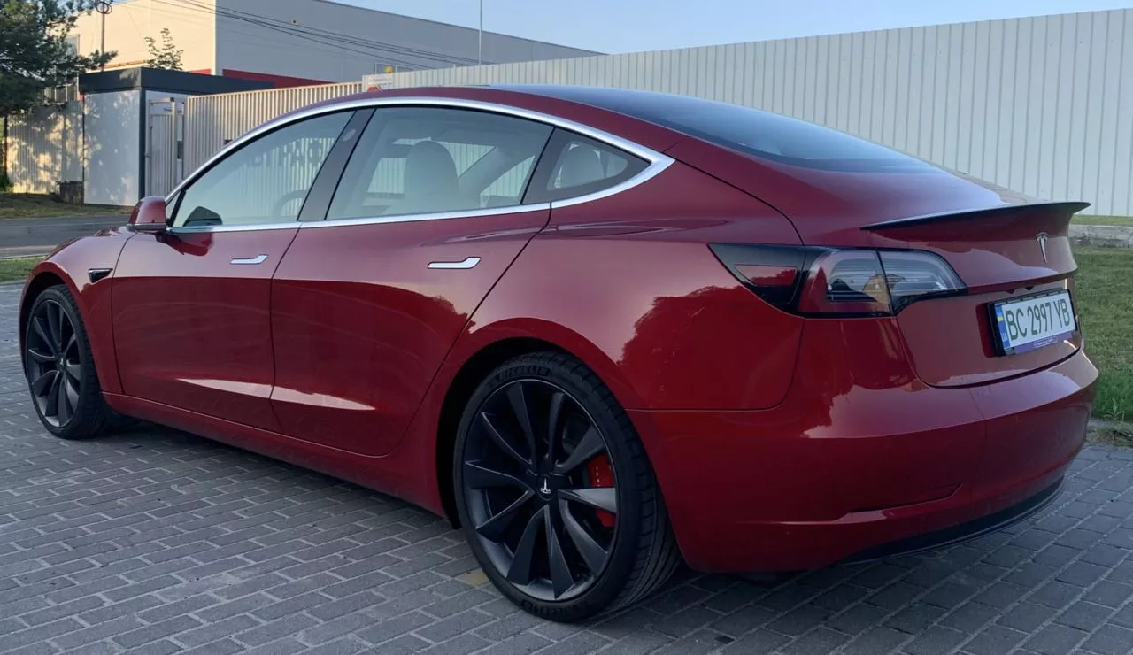 Tesla Model 3  80.5 kWh 202021