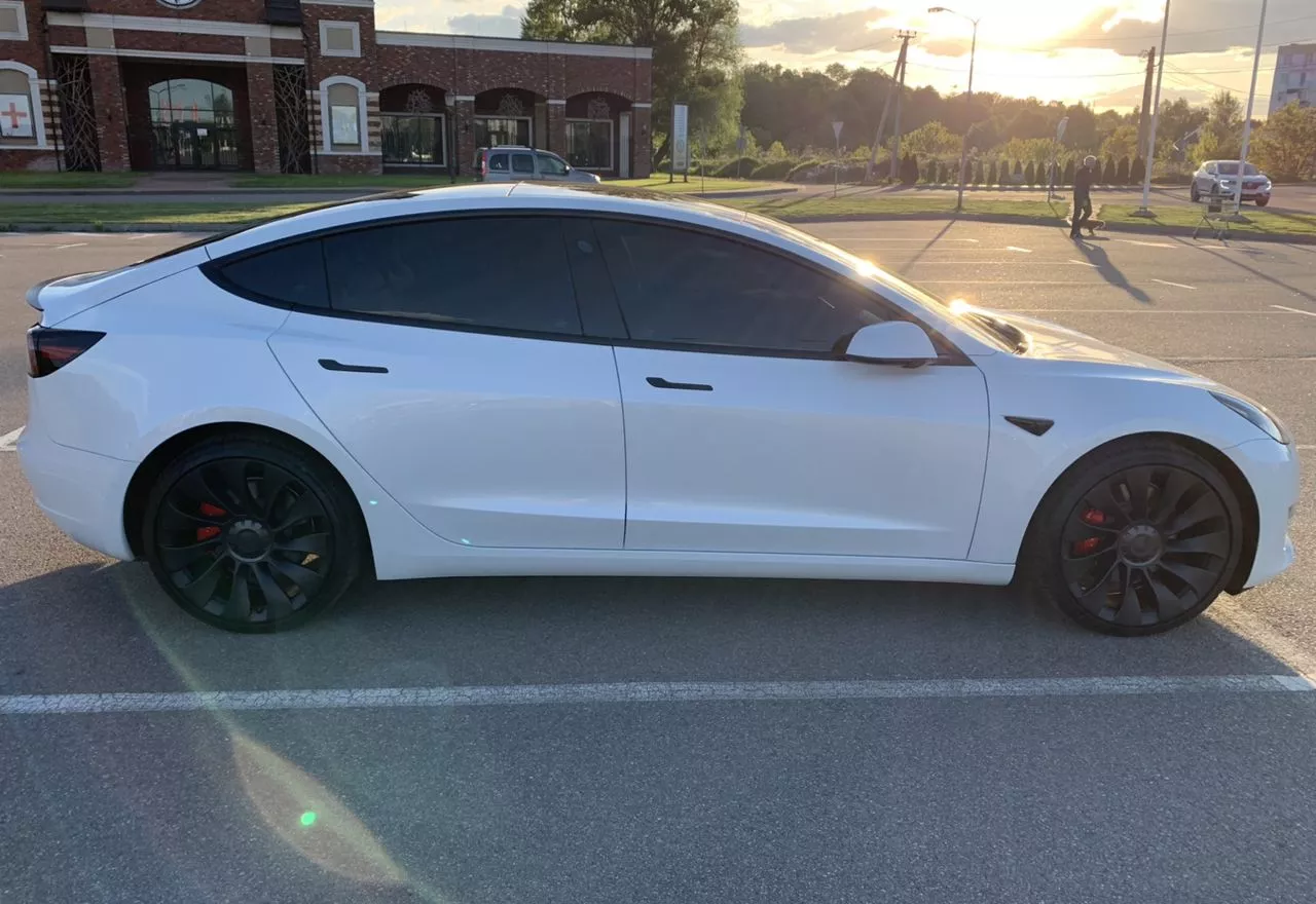 Tesla Model 3  80.5 kWh 202221