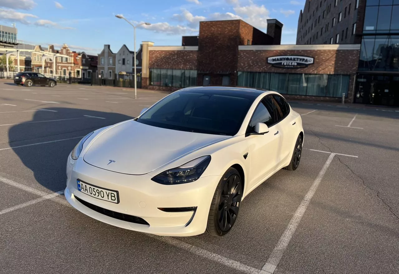 Tesla Model 3  80.5 kWh 2022201