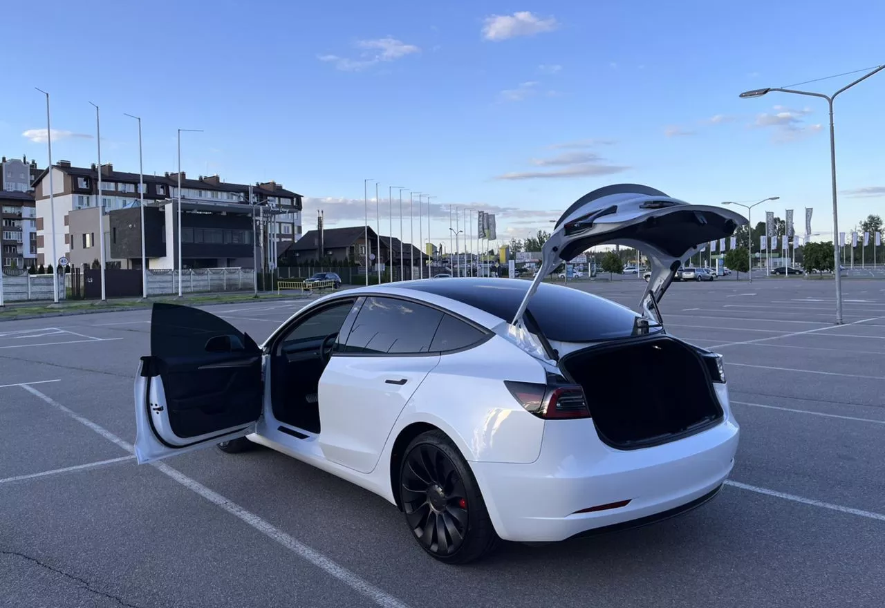 Tesla Model 3  80.5 kWh 2022231