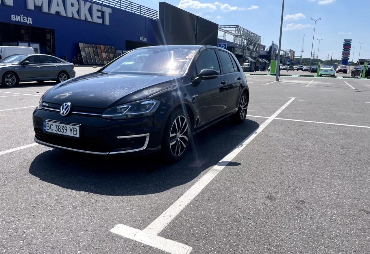 Volkswagen e-Golf  35.8 kWh 201921