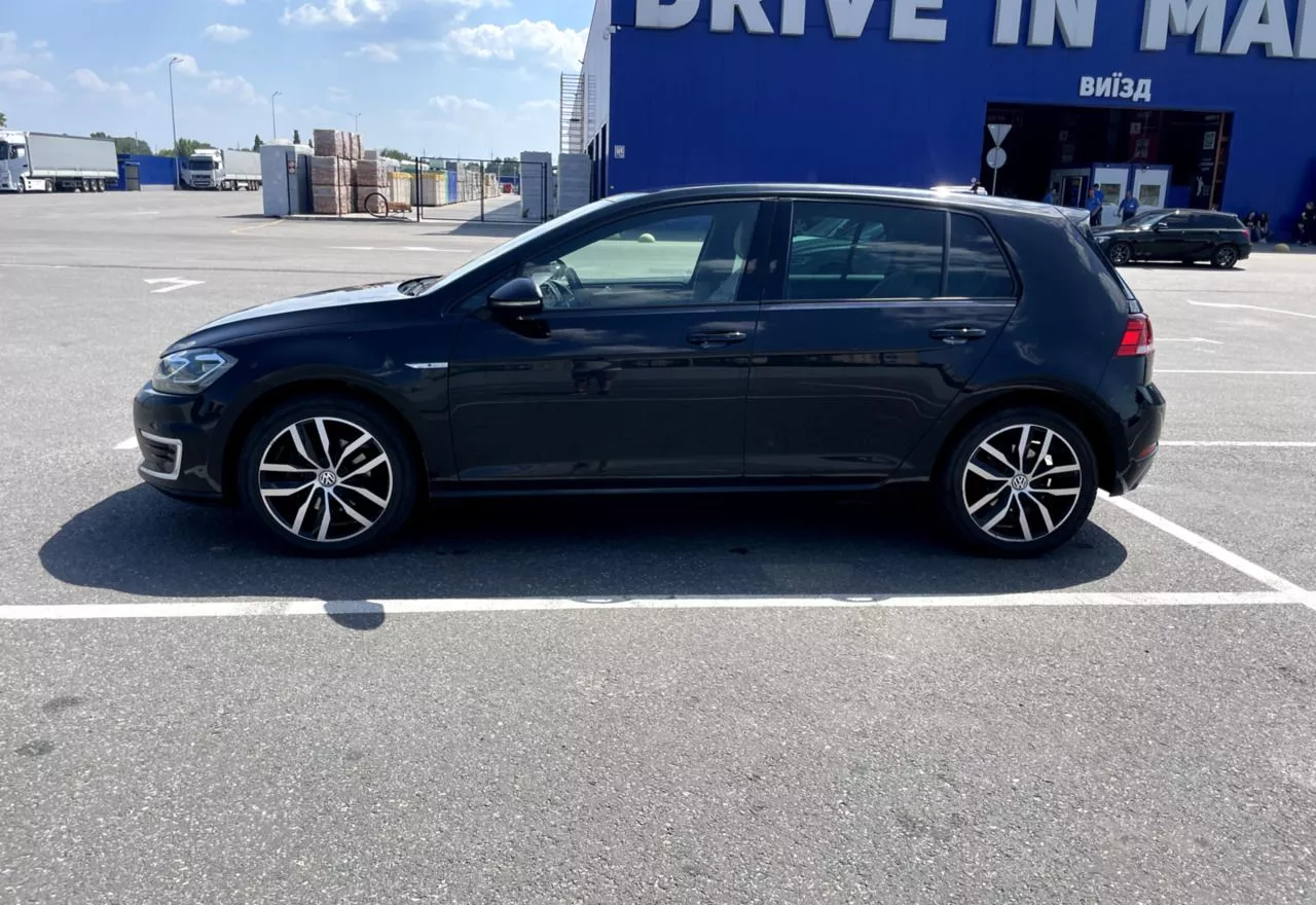 Volkswagen e-Golf  35.8 kWh 201931