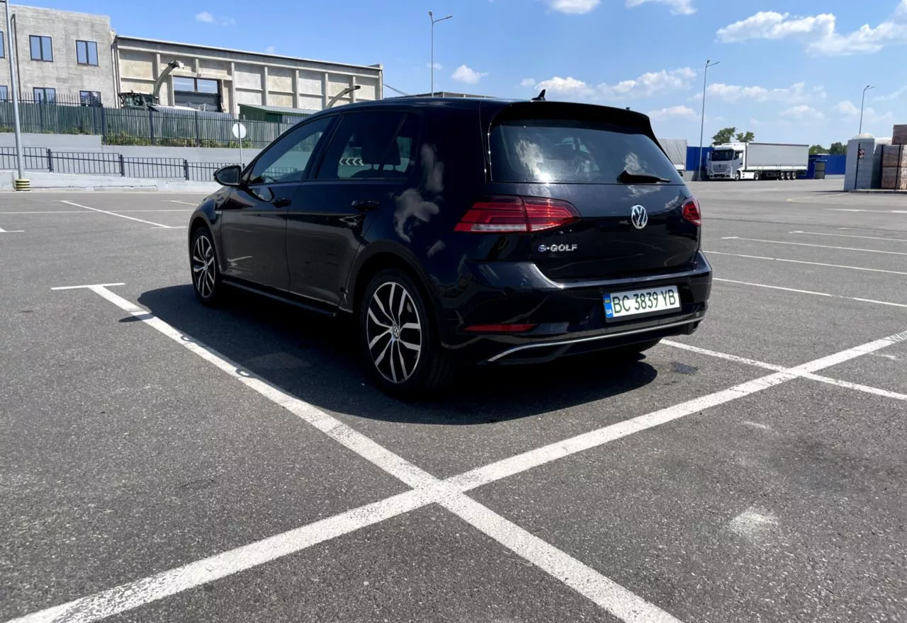 Volkswagen e-Golf  35.8 kWh 201941