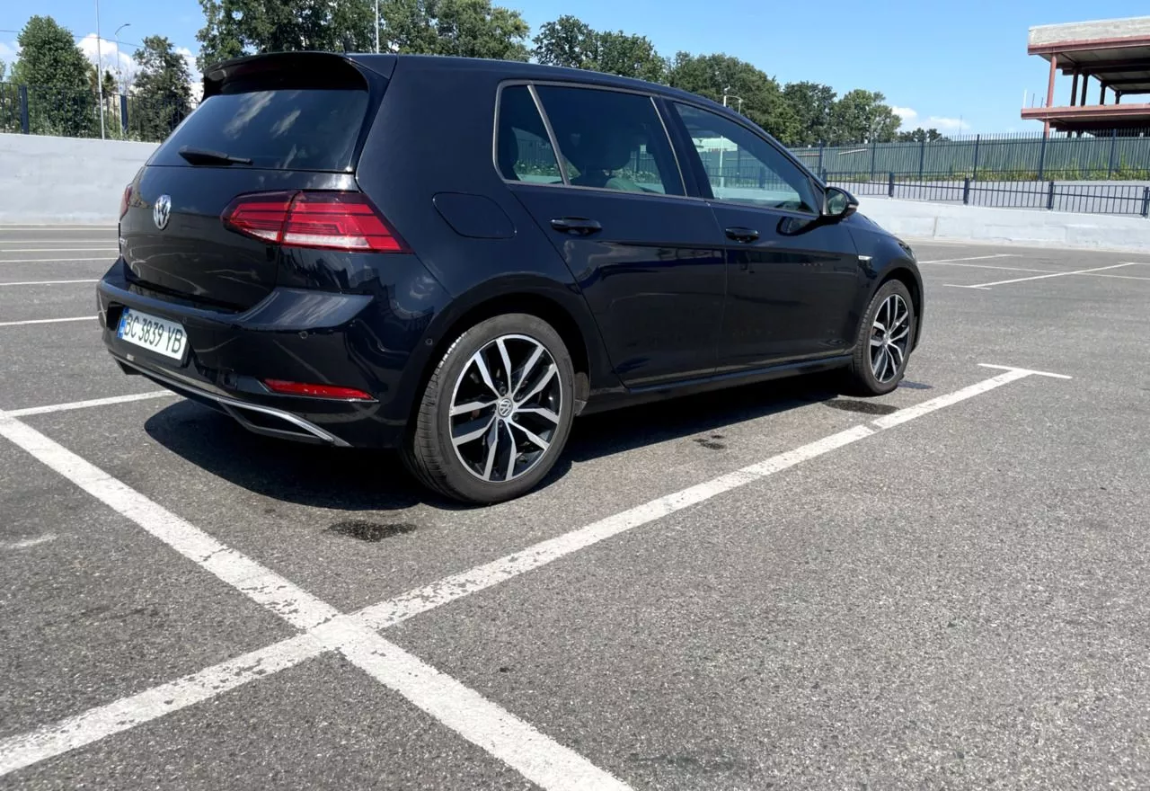 Volkswagen e-Golf  35.8 kWh 201961