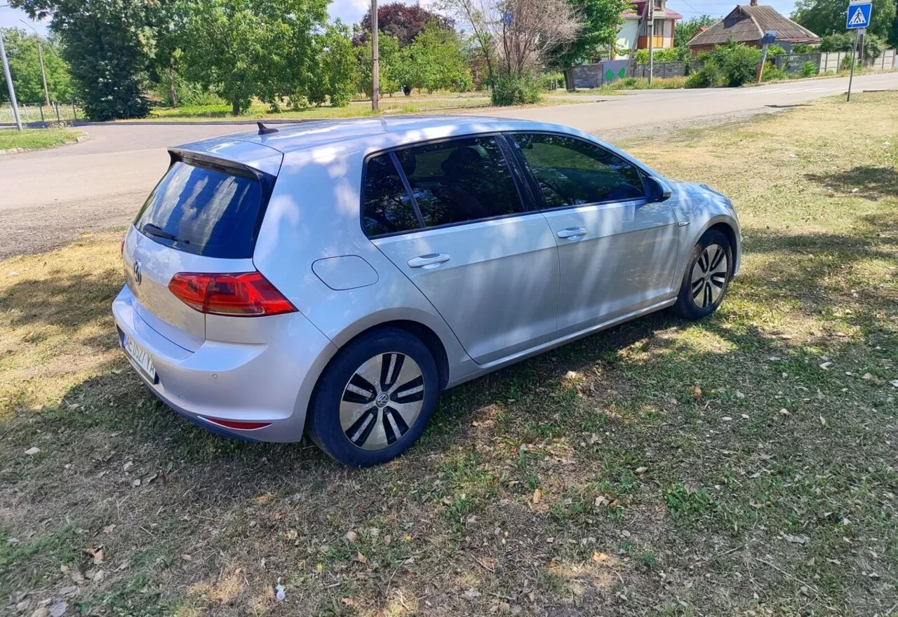 Volkswagen e-Golf  24 kWh 201551