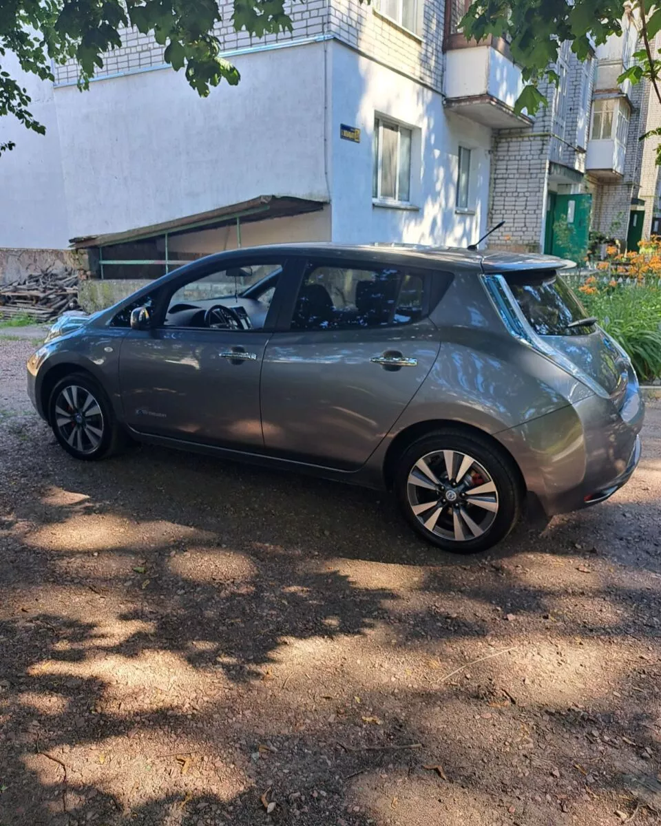 Nissan Leaf  24 kWh 2013131