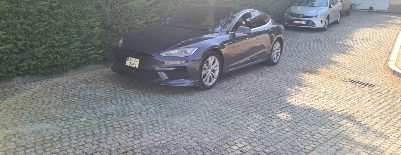 Tesla Model S  85 kWh 201431