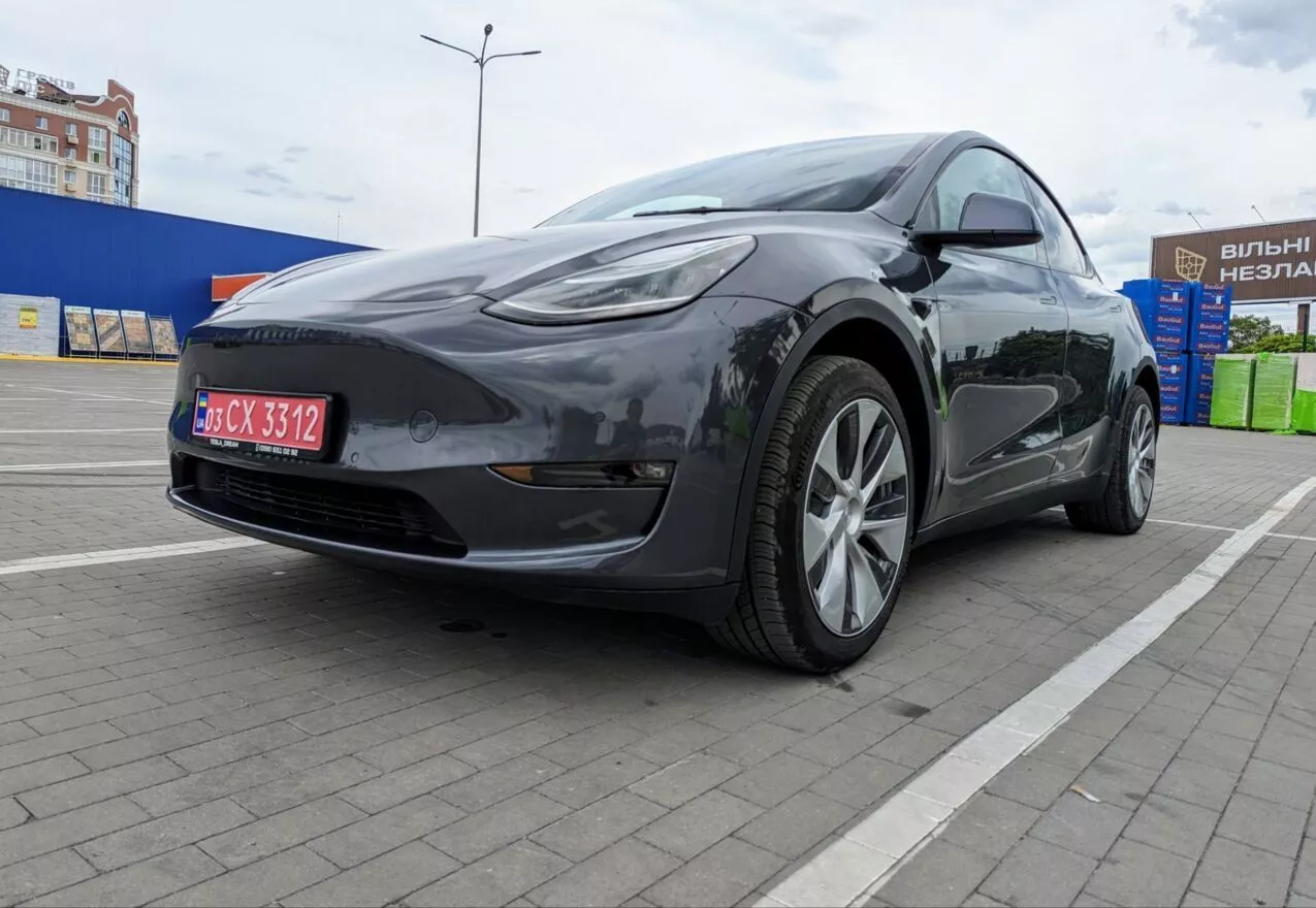 Tesla Model Y 