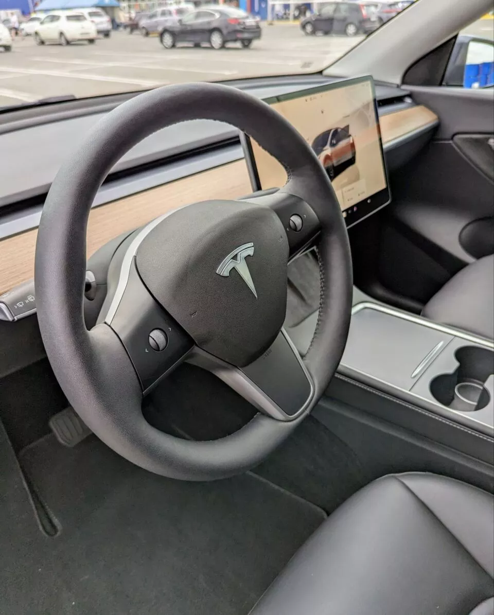 Tesla Model Y  82 kWh 2022101