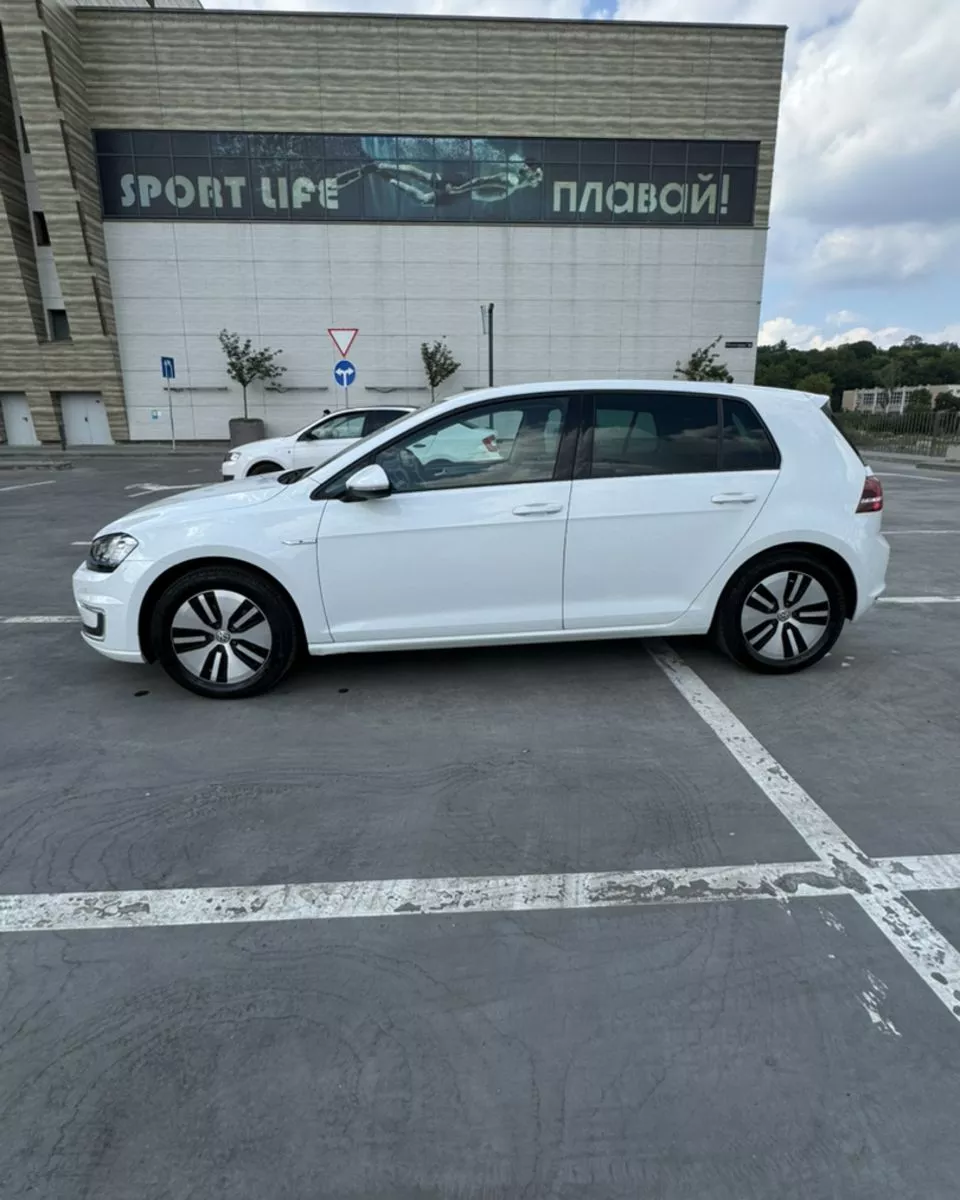 Volkswagen e-Golf  24 kWh 201521