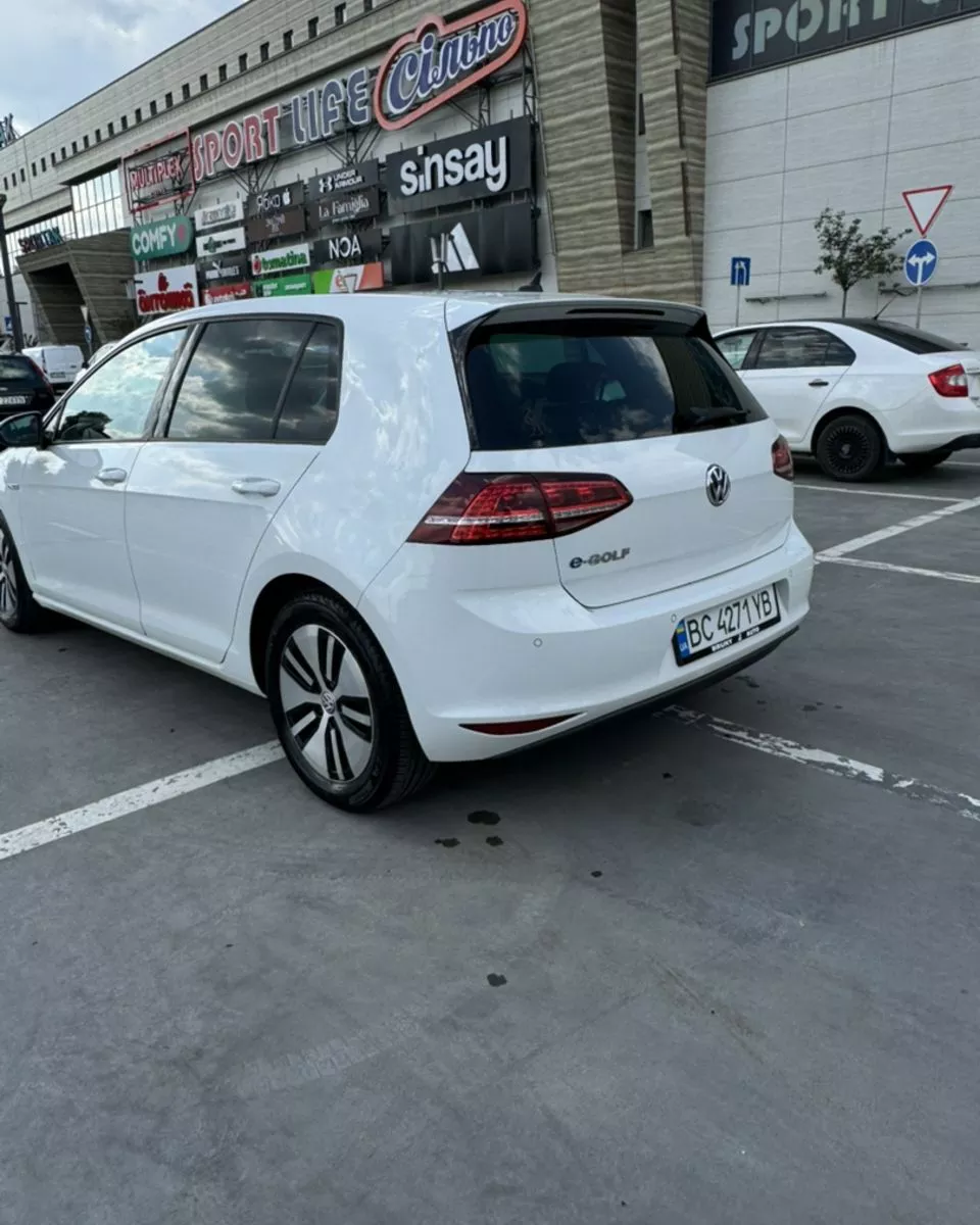 Volkswagen e-Golf  24 kWh 201531