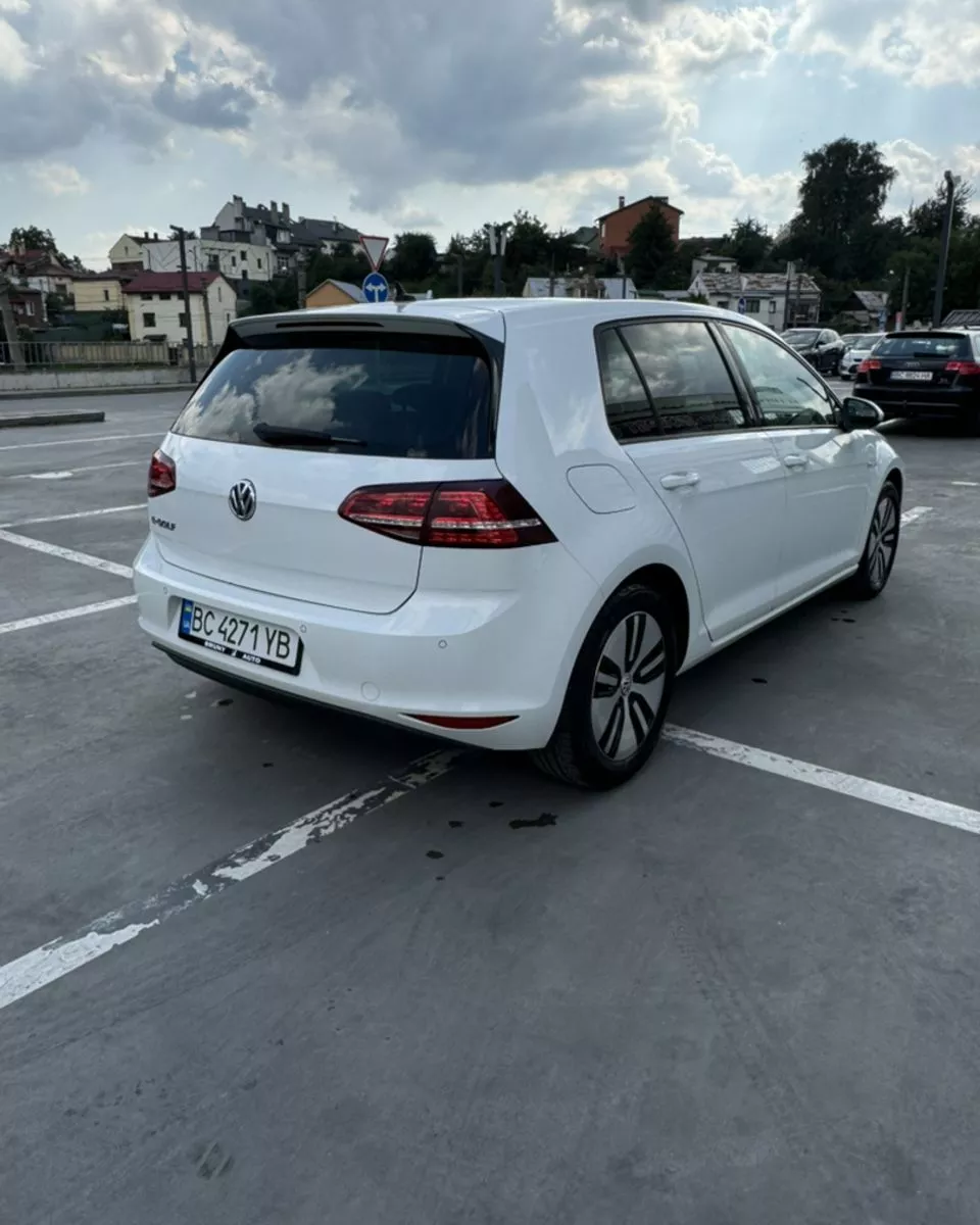 Volkswagen e-Golf  24 kWh 201551