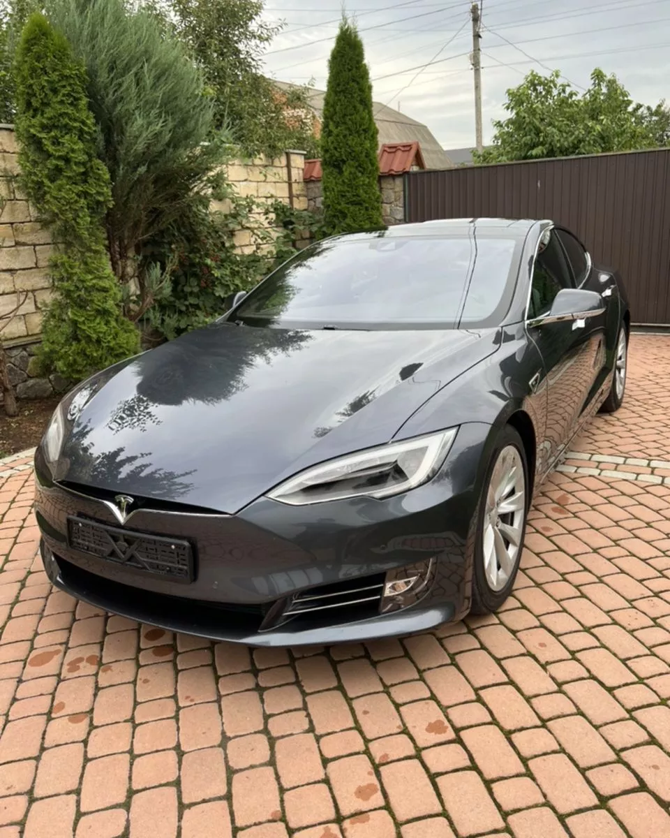 Tesla Model S  90 kWh 201621