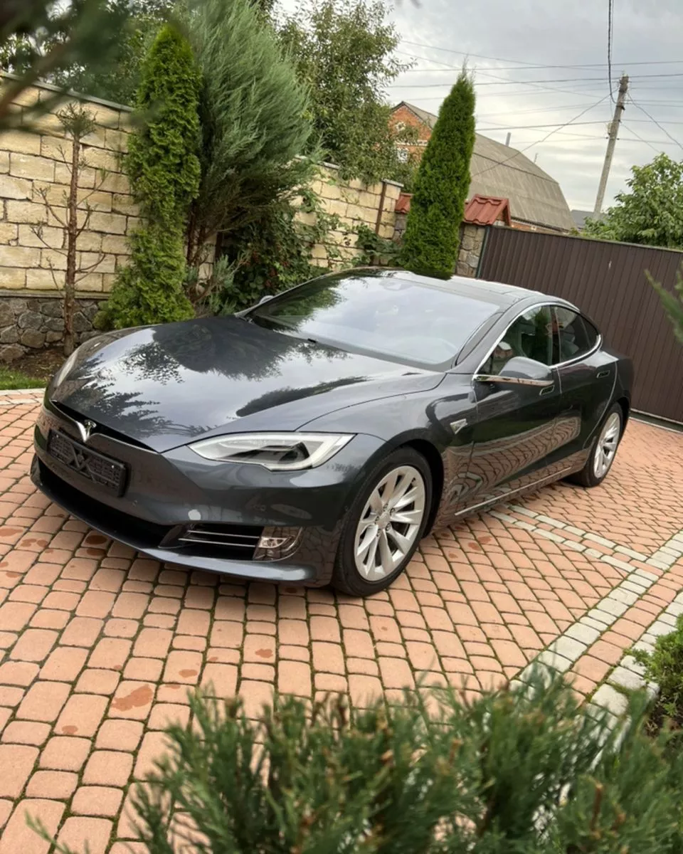 Tesla Model S  90 kWh 201631