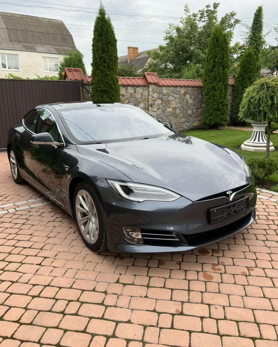 Tesla Model S  90 kWh 201641