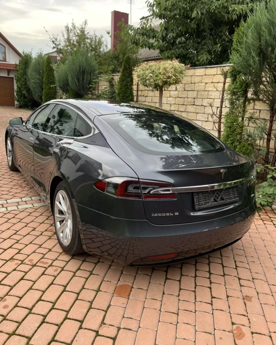 Tesla Model S  90 kWh 201661