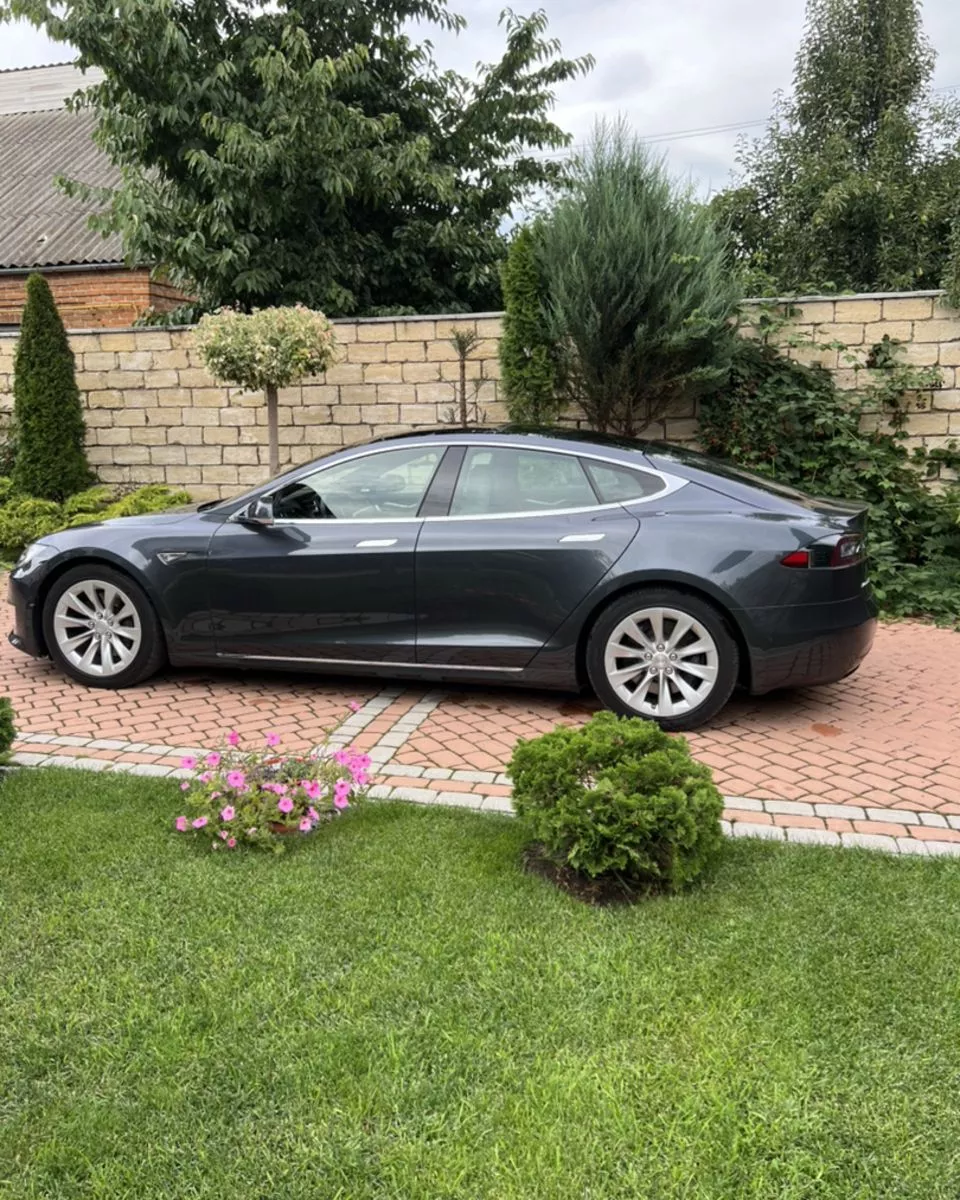 Tesla Model S  90 kWh 201681