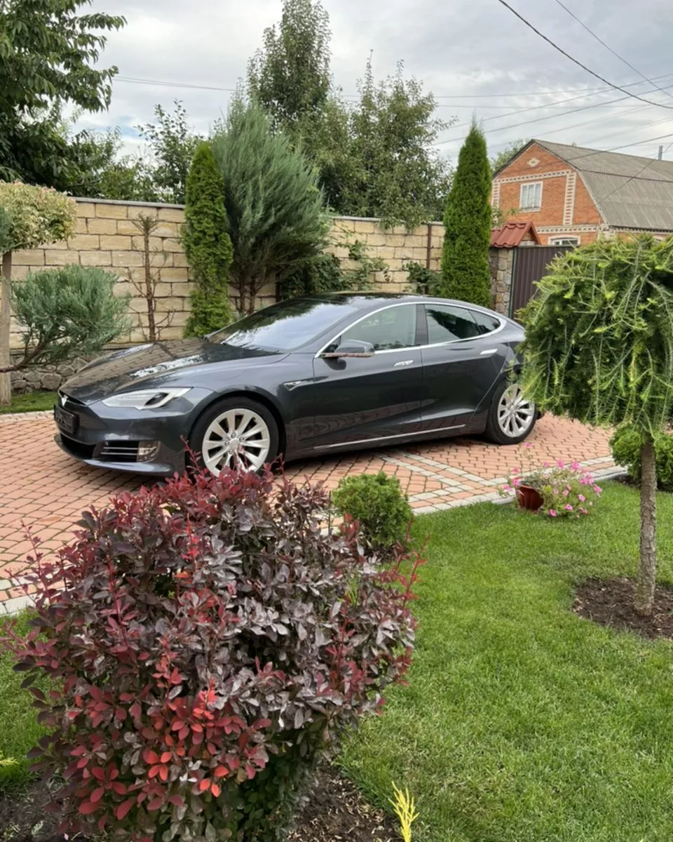 Tesla Model S  90 kWh 201691