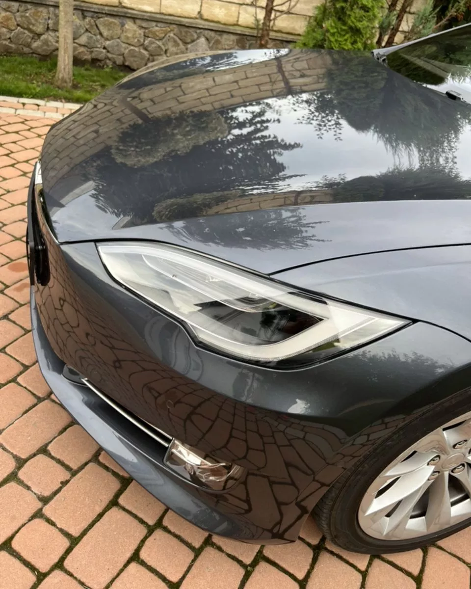 Tesla Model S  90 kWh 2016121