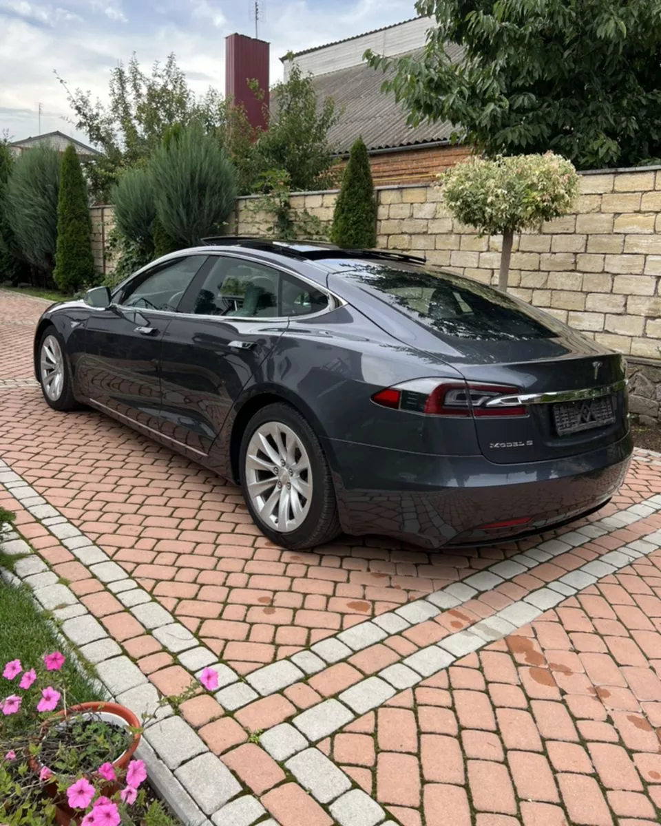 Tesla Model S  90 kWh 2016201