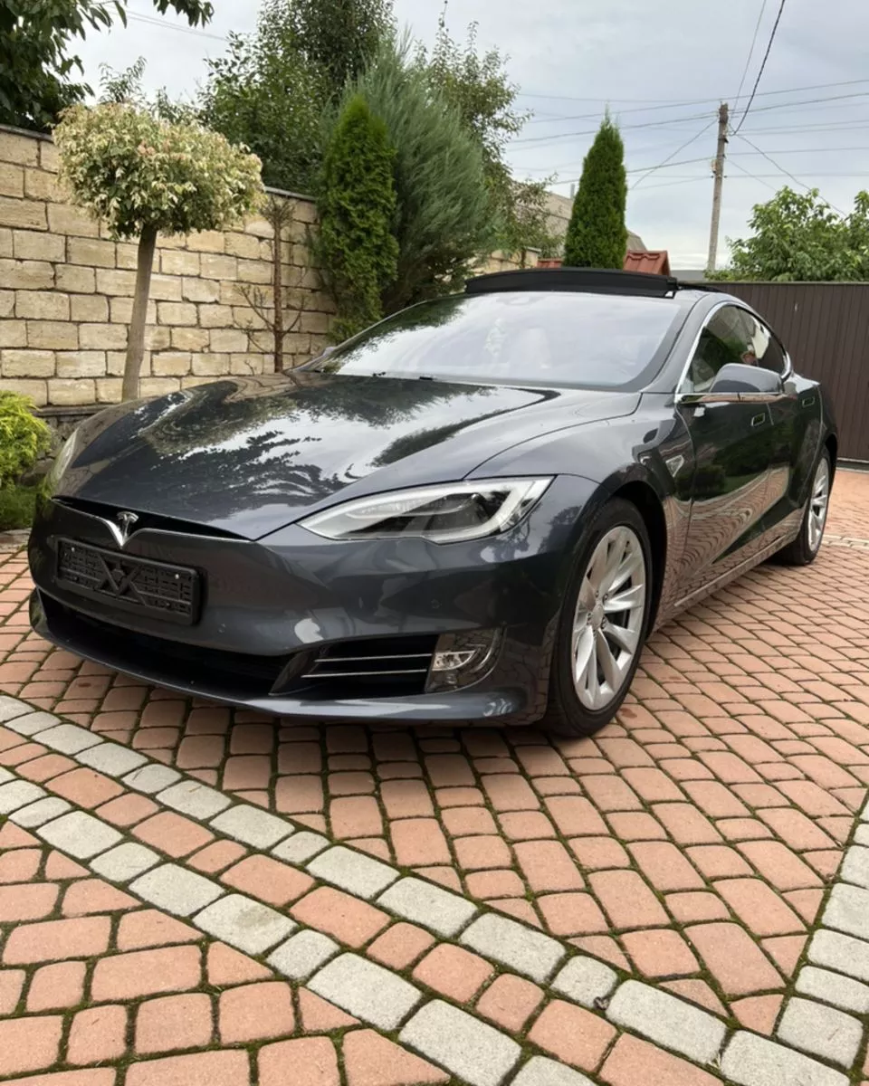 Tesla Model S  90 kWh 2016221