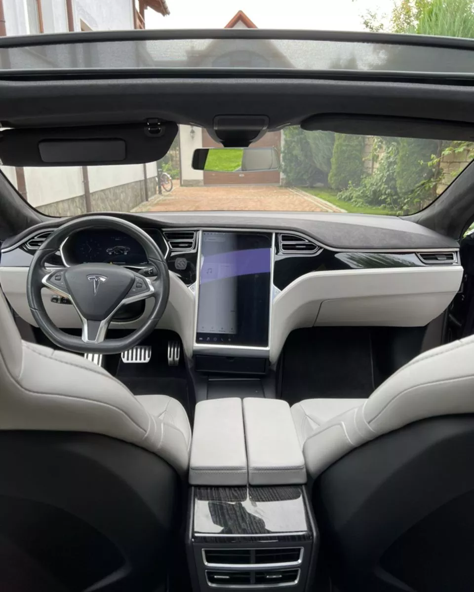 Tesla Model S  90 kWh 2016371