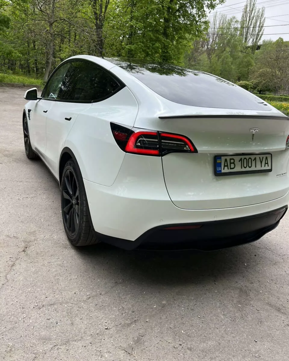 Tesla Model Y  82 kWh 2020121