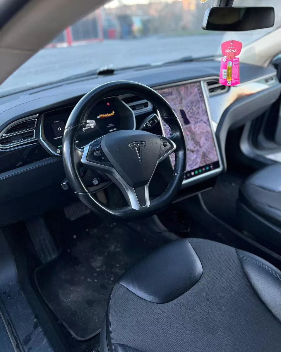 Tesla Model S  85 kWh 2014141