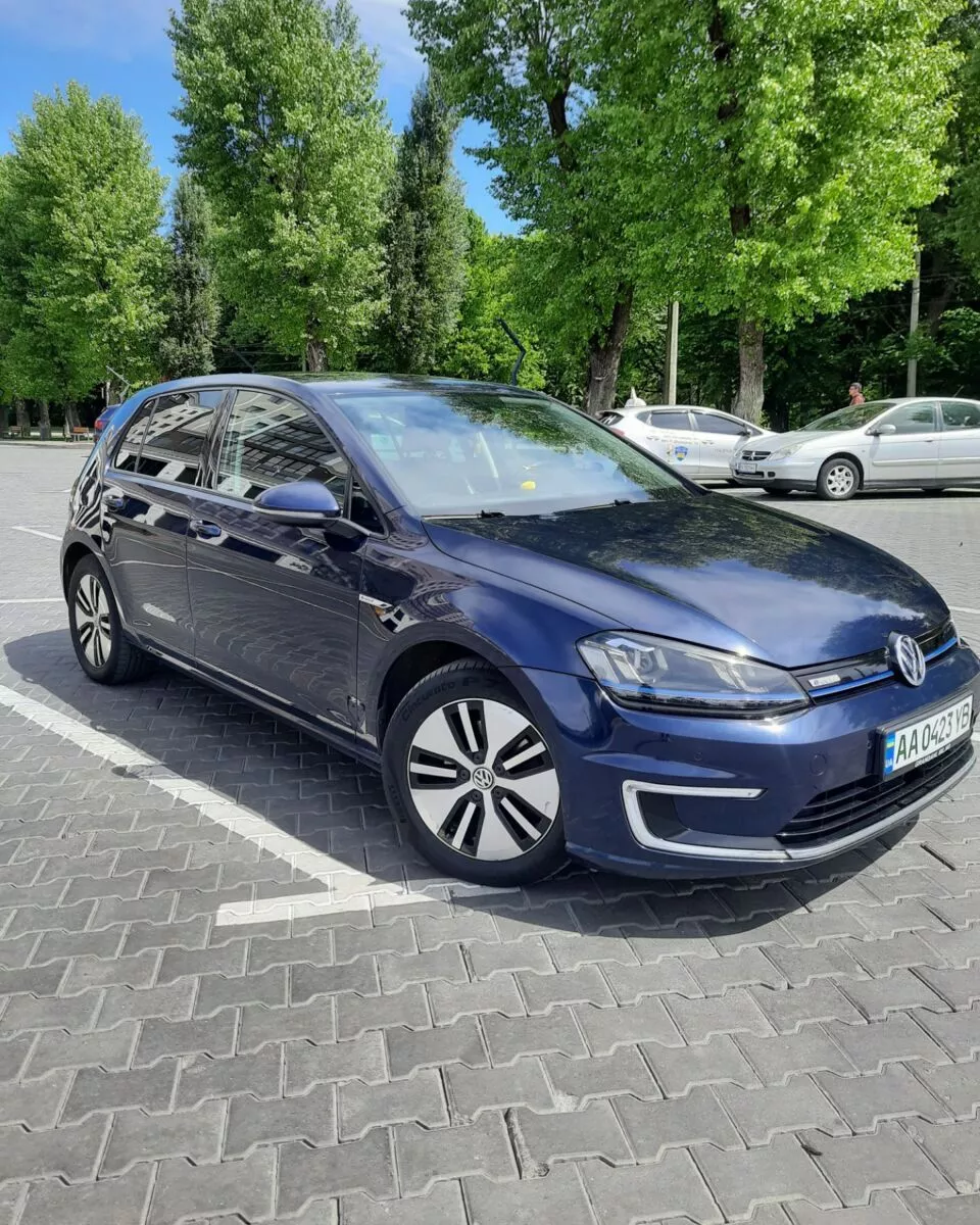 Volkswagen e-Golf  24 kWh 2015201