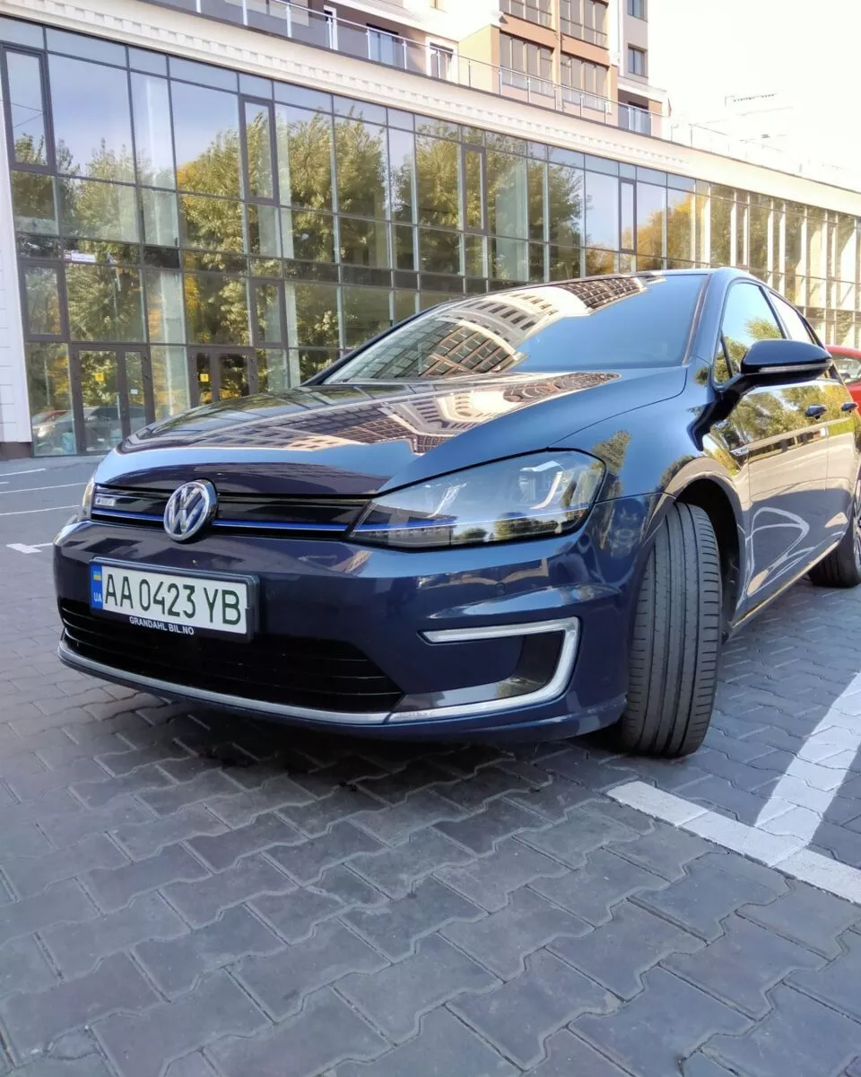 Volkswagen e-Golf  24 kWh 2015211