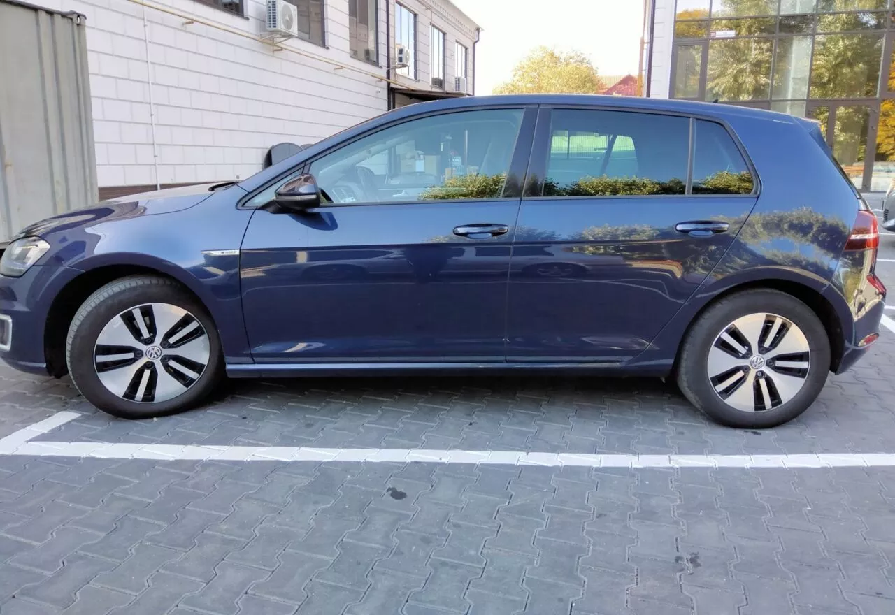 Volkswagen e-Golf  24 kWh 2015221