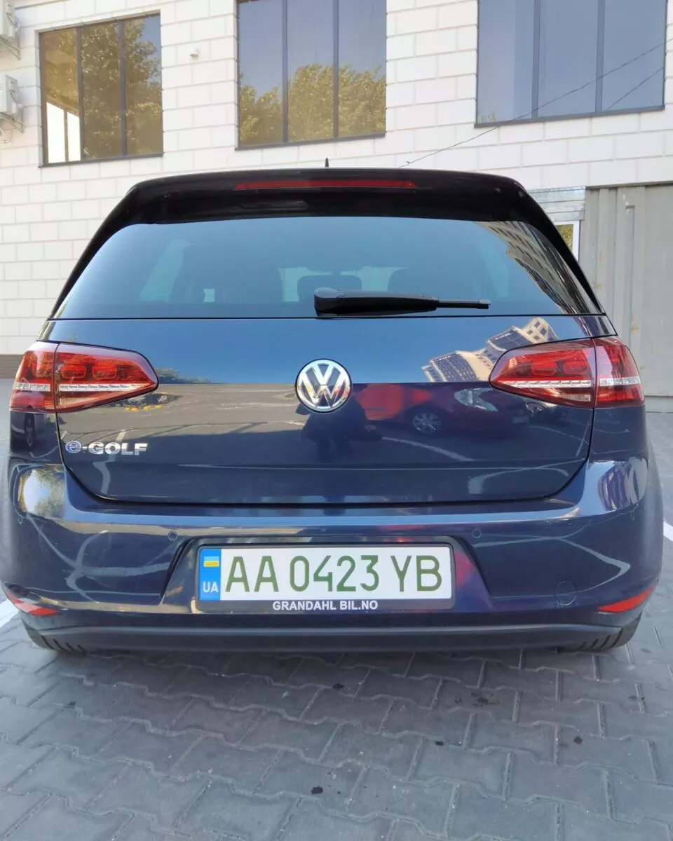 Volkswagen e-Golf  24 kWh 2015241