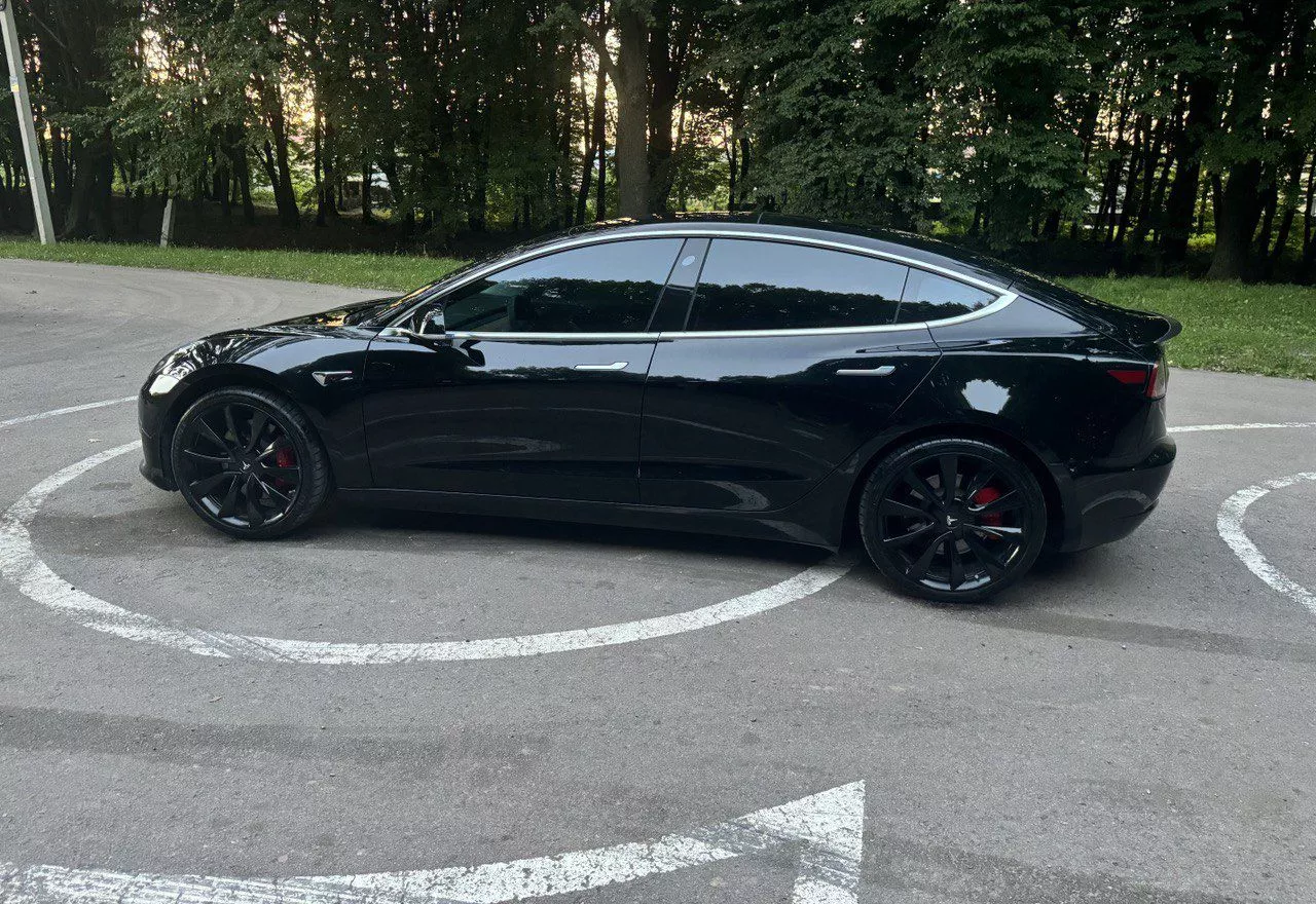 Tesla Model 3  80.5 kWh 2019121