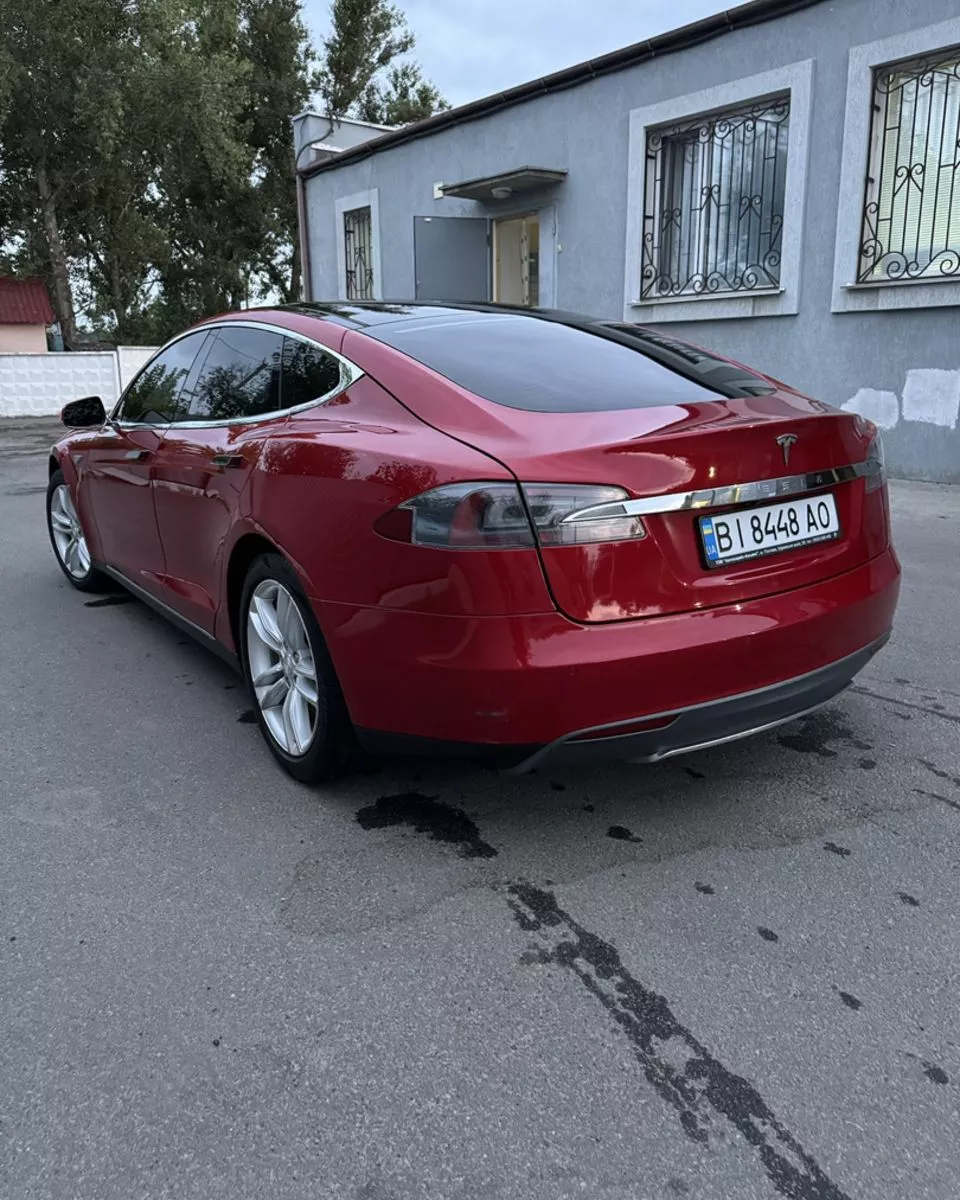 Tesla Model S  85 kWh 201431