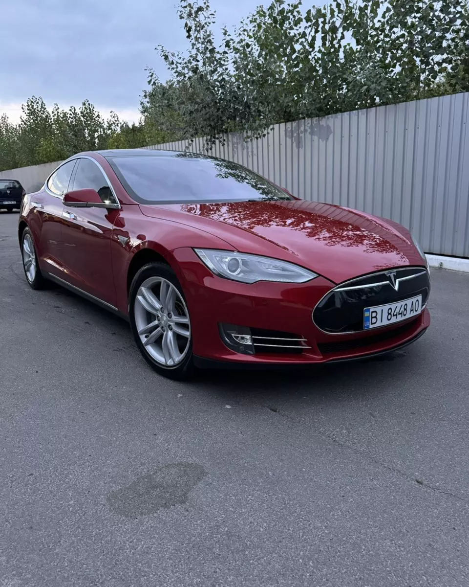 Tesla Model S  85 kWh 201441