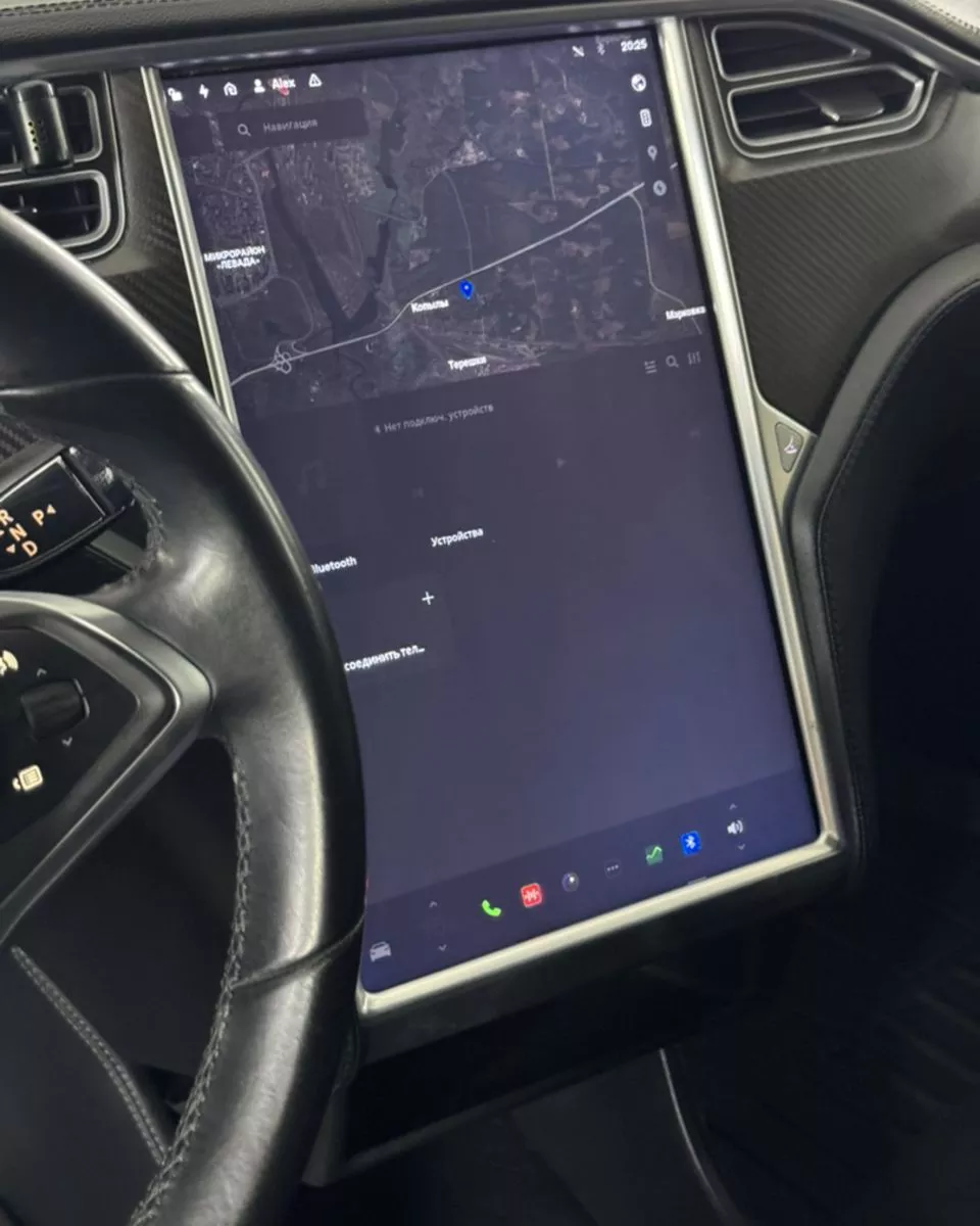 Tesla Model S  85 kWh 201491