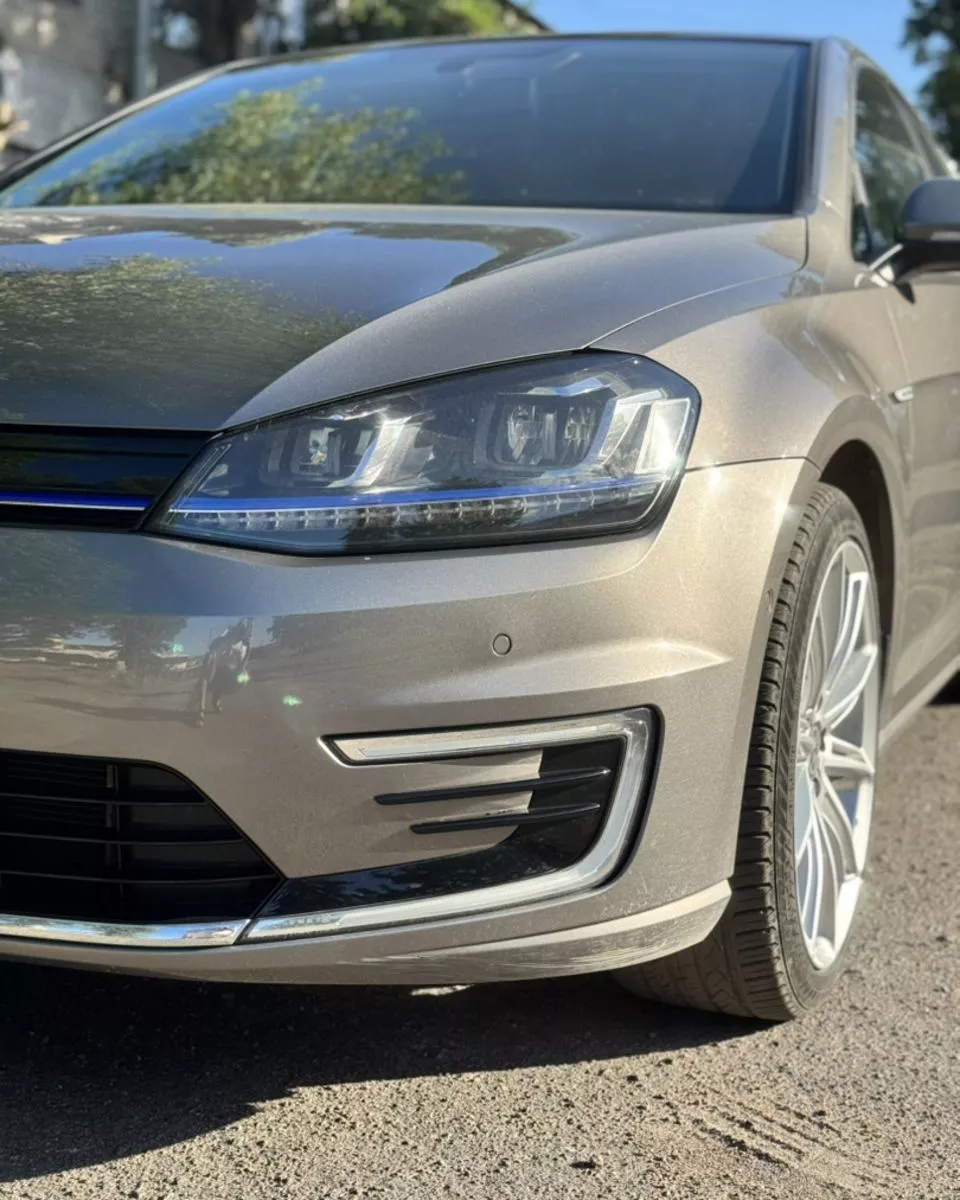 Volkswagen e-Golf  24 kWh 201541