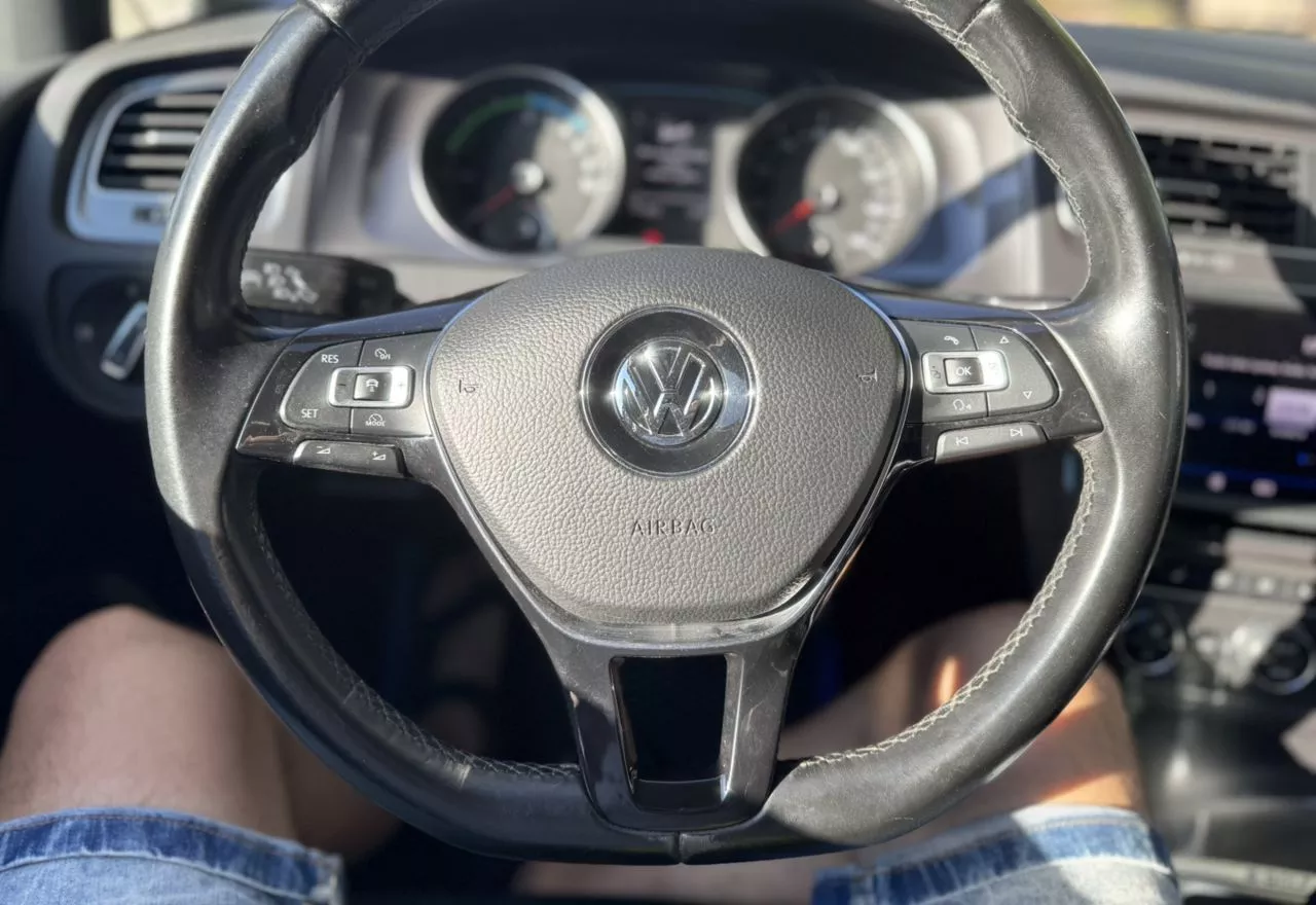 Volkswagen e-Golf  24 kWh 201551