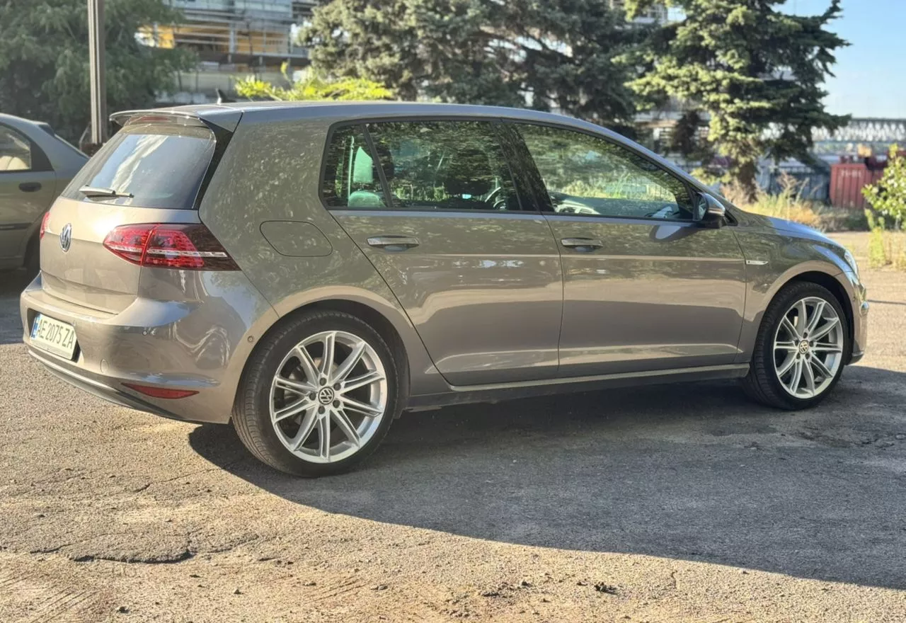 Volkswagen e-Golf  24 kWh 2015101