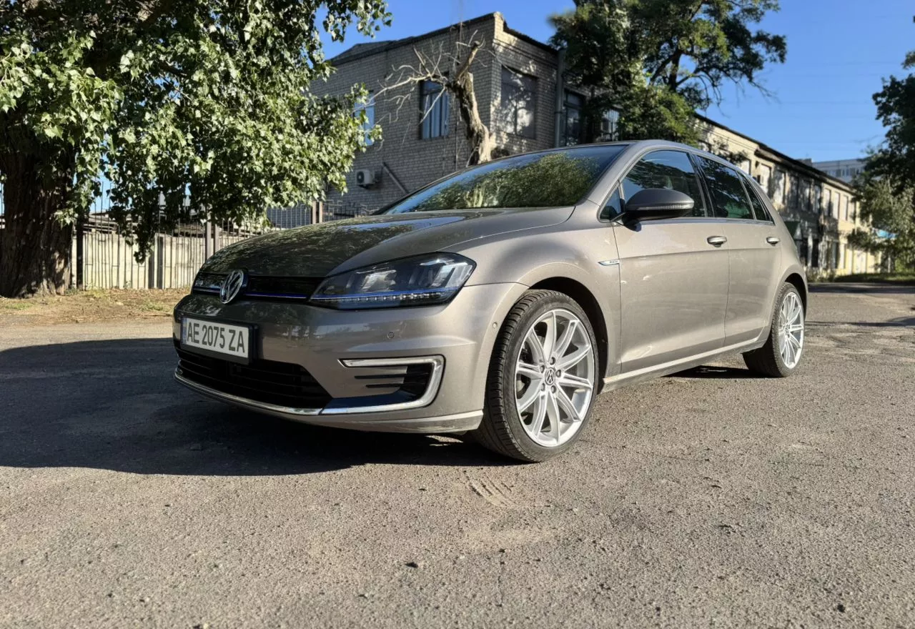 Volkswagen e-Golf  24 kWh 2015181