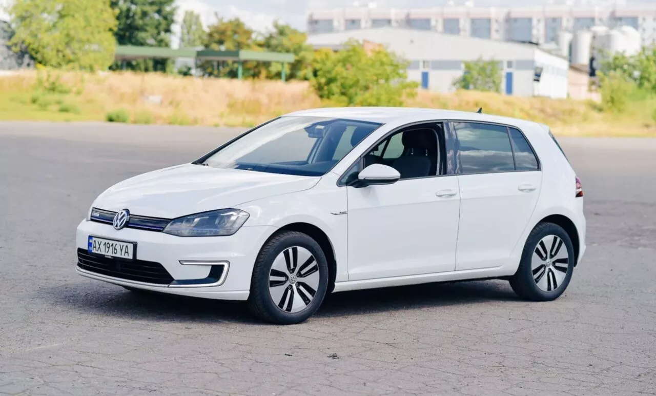 Volkswagen e-Golf  24 kWh 201411