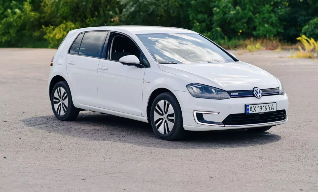 Volkswagen e-Golf  24 kWh 201421