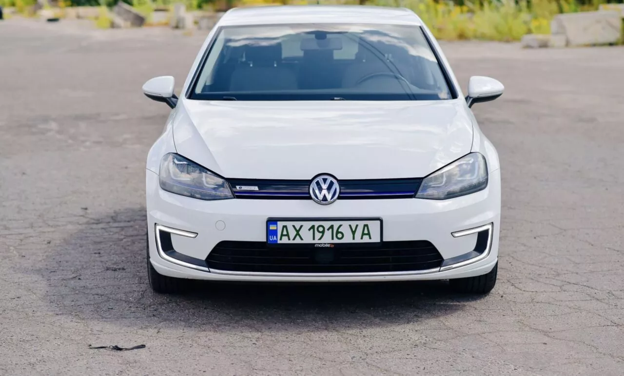 Volkswagen e-Golf  24 kWh 201431