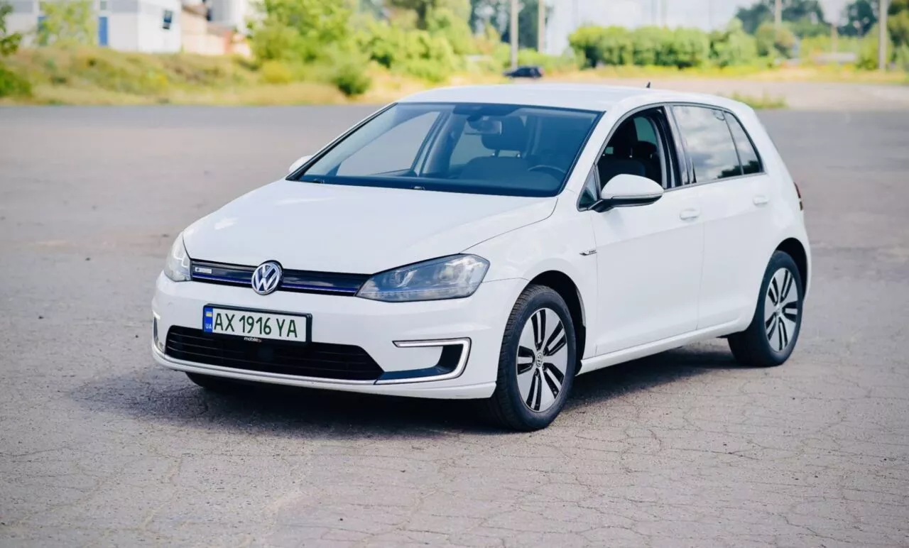 Volkswagen e-Golf  24 kWh 201441