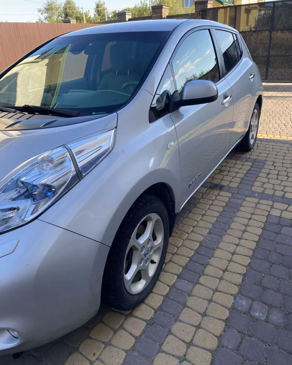 Nissan Leaf  24 kWh 201211